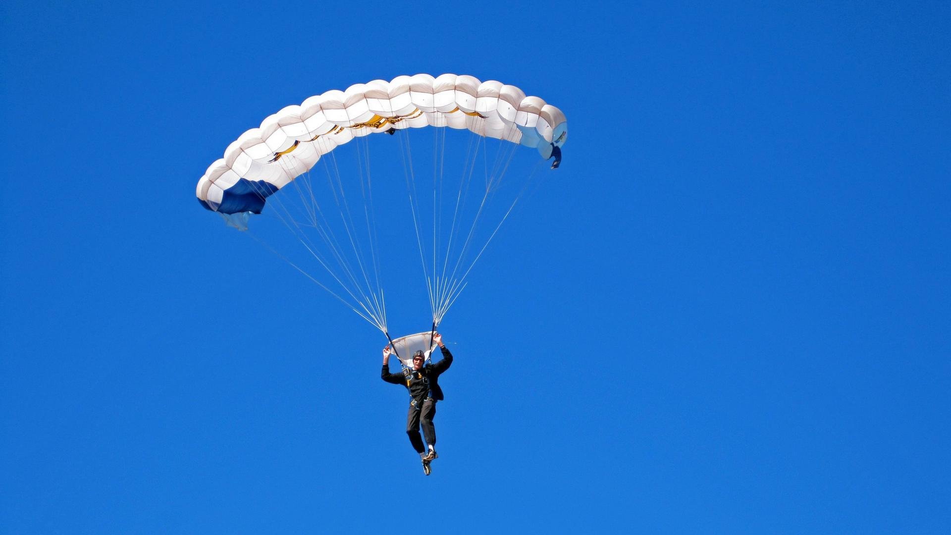 世界青少年冰雪运动联合赛，为未来运动之星点赞，青少年冰雪运动启动