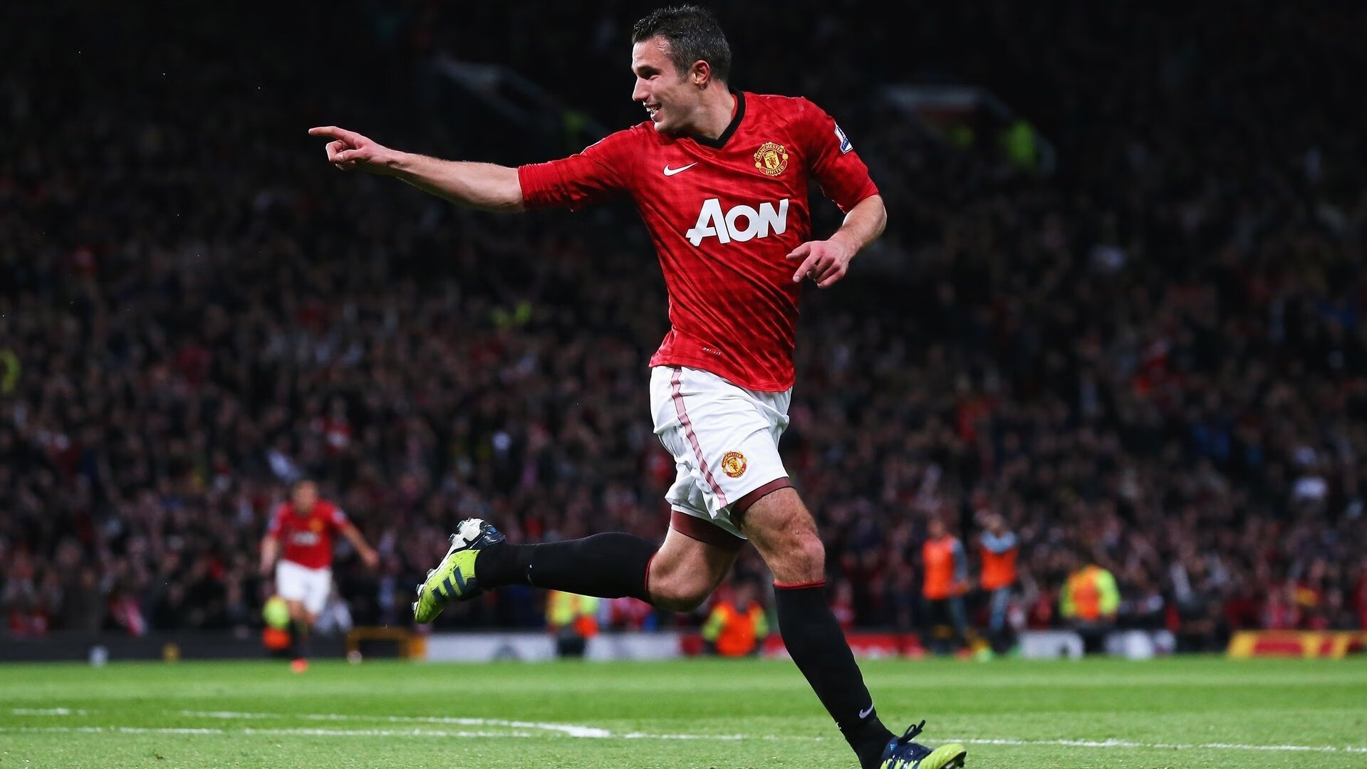 杨瀚森自信一幕！进半场神奇三分为自己竖起大拇指，杨翰笙是谁