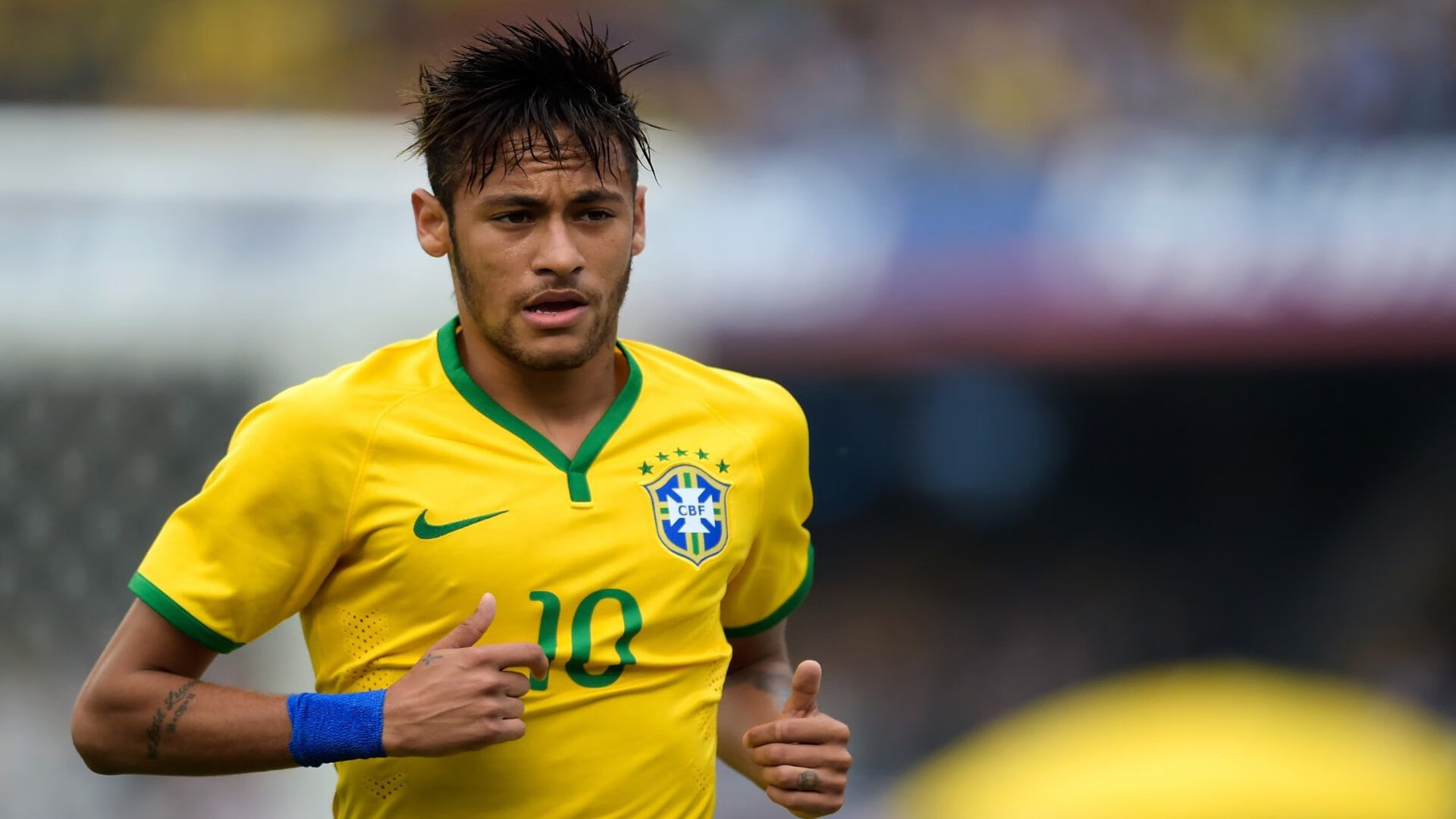 主帅赞球员拼劲,称其为“兵马俑”战斗力十足——一场关于团队精神与商业价值的对话