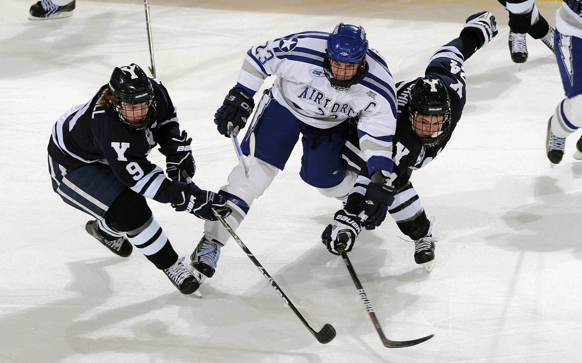 联赛不断扩展“青少年+智慧场馆+绿色生态”深度合作新空间，行业不断前行
